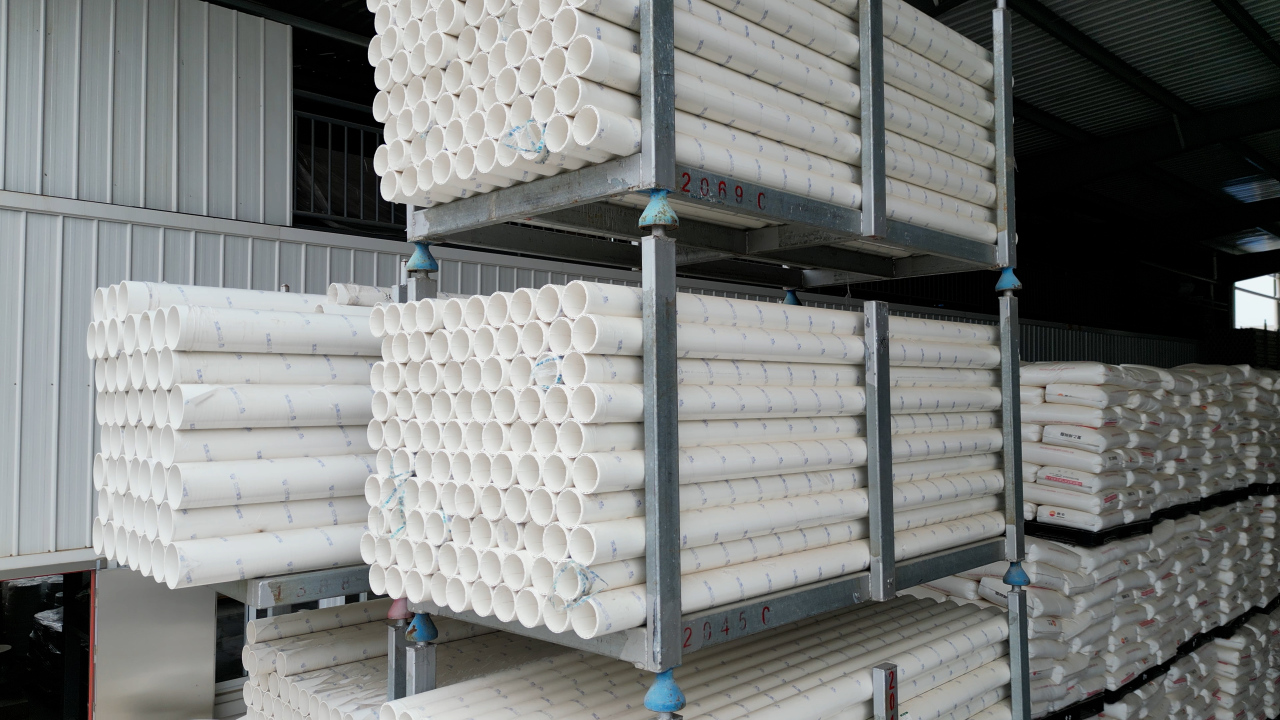 PE 拖拉管顶管施工管材存放：场地要求、防护措施